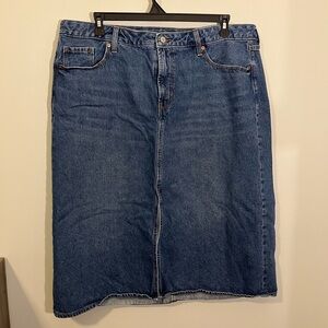 OLD NAVY High-Rise Medium Wash Denim Skirt